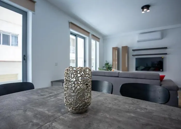 Stylish Two-bedroom Retreat Near Balluta Bay Pat2 Σλιέμα
