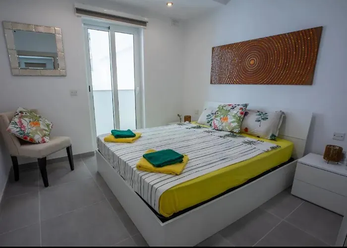Stylish Two-bedroom Retreat Near Balluta Bay Pat2 * Σλιέμα