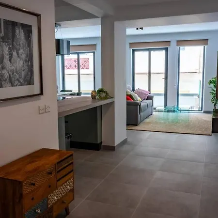 Stylish Two-bedroom Retreat Near Balluta Bay Pat2 *