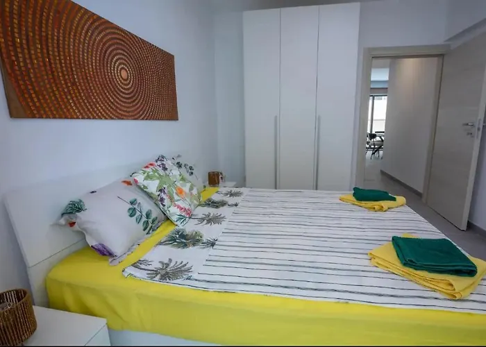 Stylish Two-bedroom Retreat Near Balluta Bay Pat2 Lägenhet