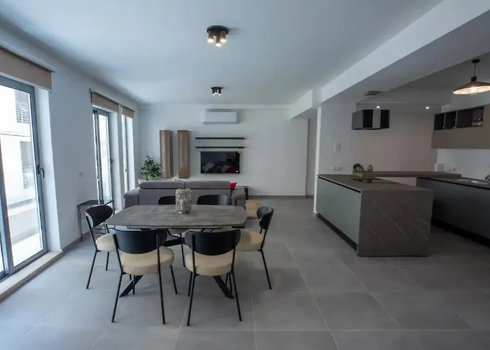 Stylish Two-bedroom Retreat Near Balluta Bay Pat2 슬리에마