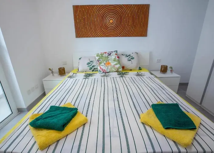 Stylish Two-bedroom Retreat Near Balluta Bay Pat2 아파트 슬리에마