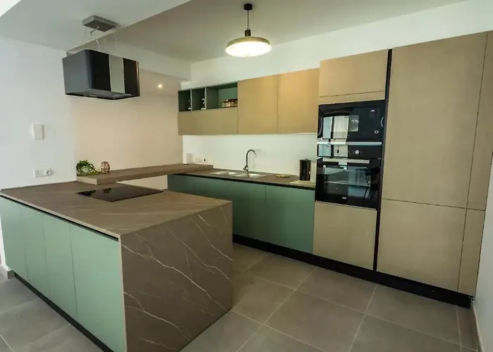 Stylish Two-bedroom Retreat Near Balluta Bay Pat2 슬리에마